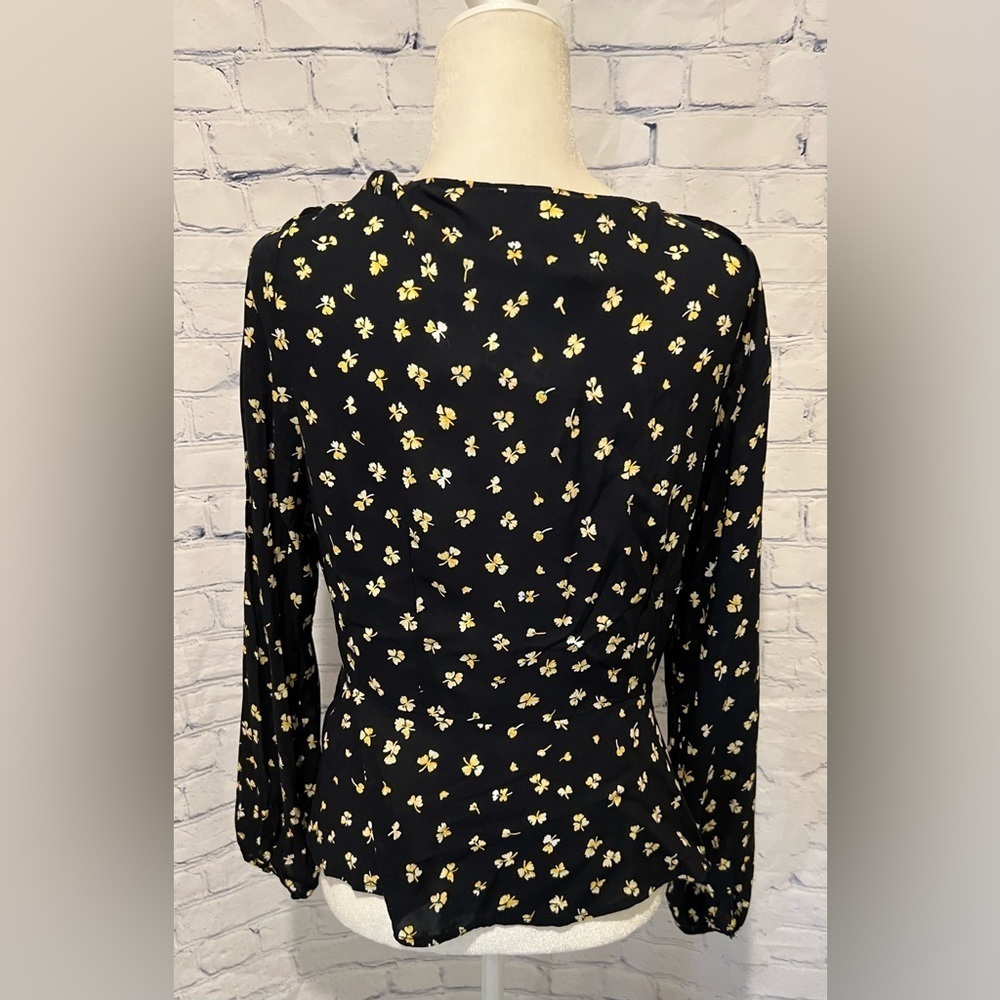 NWT H&M Wrapover Blouse Dark blue/floral size 14 - Picture 3 of 5
